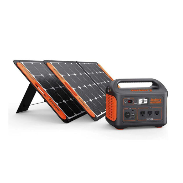 ackery Solar Generator 1000, Explorer 1000 and 2X SolarSaga 100W with 3x110V/1000W AC Outlets